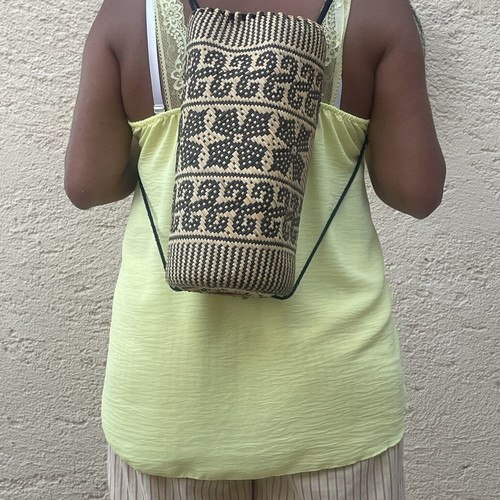 Woven backpack bag like new, black and beige