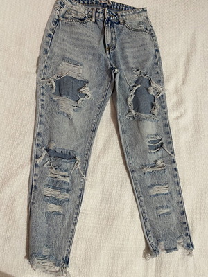 Marmalady jeans μεταχειρισμένα με σκισίματα νούμερο S, μπλε