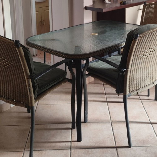 Table with 4 chairs for veranda used