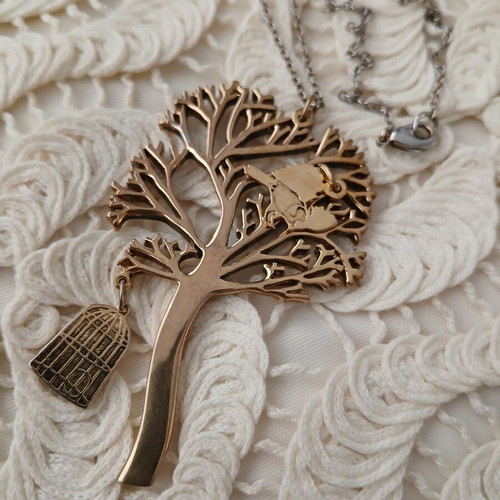 Vintage necklaces set of 2, gold plated, like new