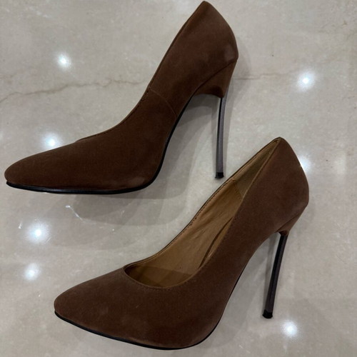 Fullah Sugah Pump Size 37 Velvet Brown Like New with Unique Heel