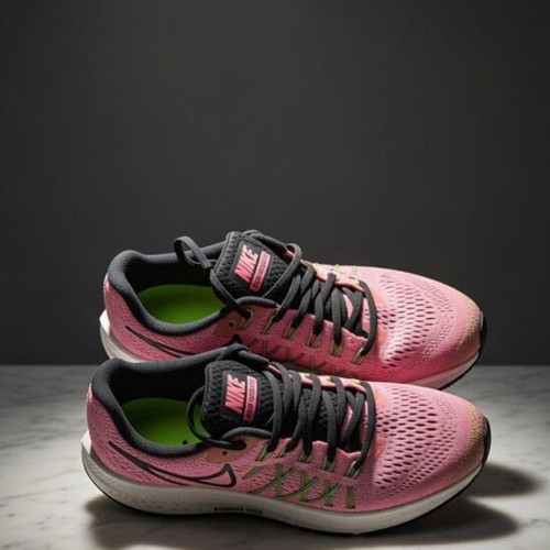 Nike Air Zoom Pegasus 32 athletic shoes like new, size 40.5 EU