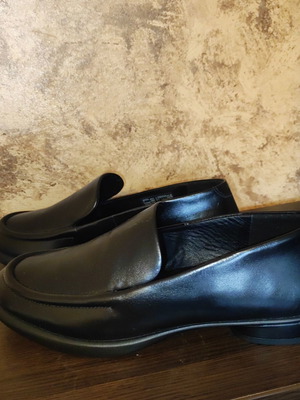 Ecco women's loafers like new, black leather, size 40