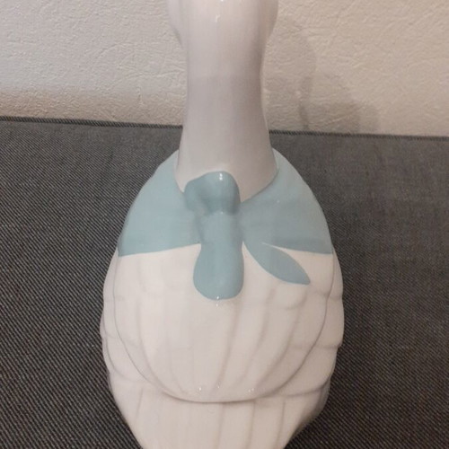 Vintage ceramic cookie jar goose shape like new
