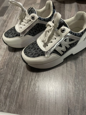 Michael Kors girls' sneakers like new, size 31, black and white