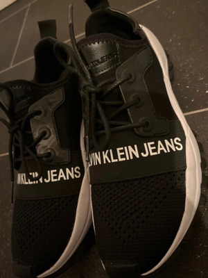 Calvin Klein Jeans αθλητικά παπούτσια σαν καινούργια, γυναικεία μέγεθος 37, μαύρα