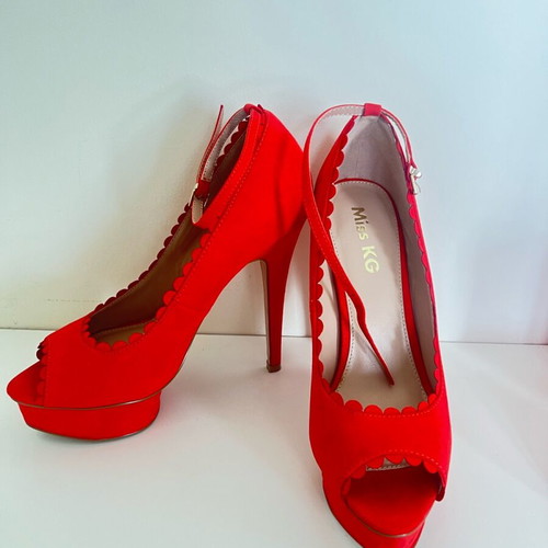 Kurt Geiger stiletto sandal red like new, size 39