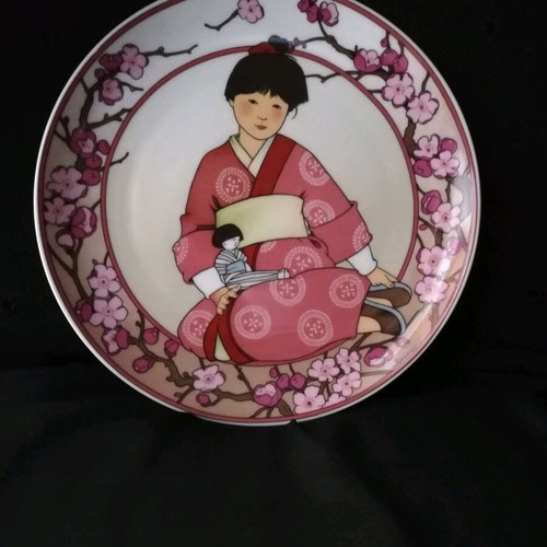 Children of the world Unicef plate like new, collectible porcelain