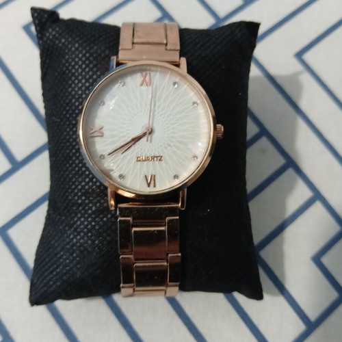 Wristwatch rose gold with white dial and strass, like new