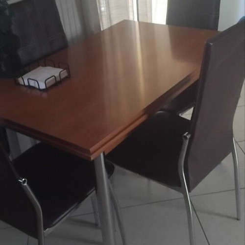 Dining table with 4 chairs used, dimensions 1.10 x 0.70 m