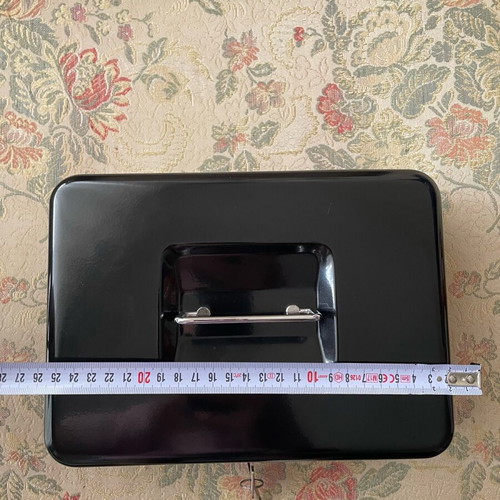 Metal coin box new, in excellent condition