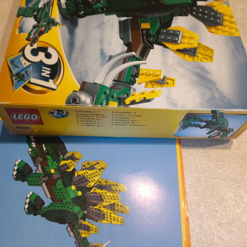 Lego Creator 4998 Stegosaurus used, complete with box and manuals