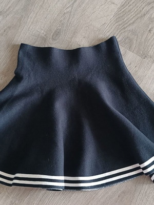 Mini flared skirt new, winter/spring, S/M, black and white