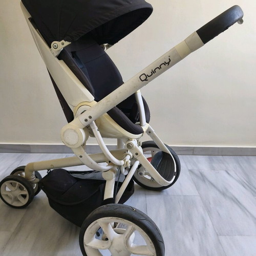 Quinny stroller like new, modern with anti-slip material