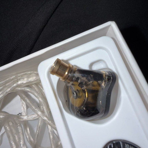 KZ KS10 Pro X earbuds like new with extra ear tips and 3.5mm jack