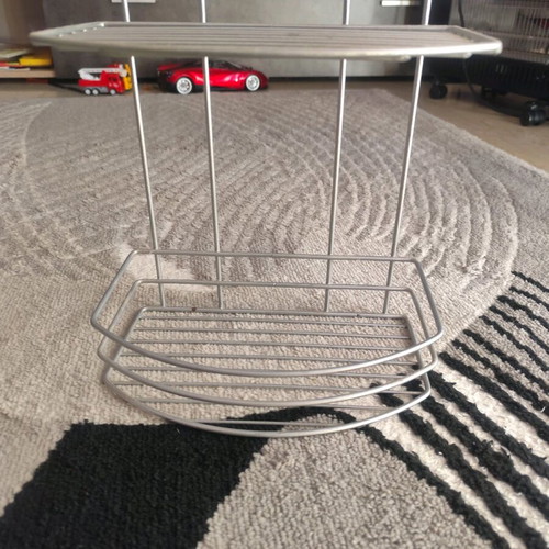Small shelf like new, silver, dimensions 20x30