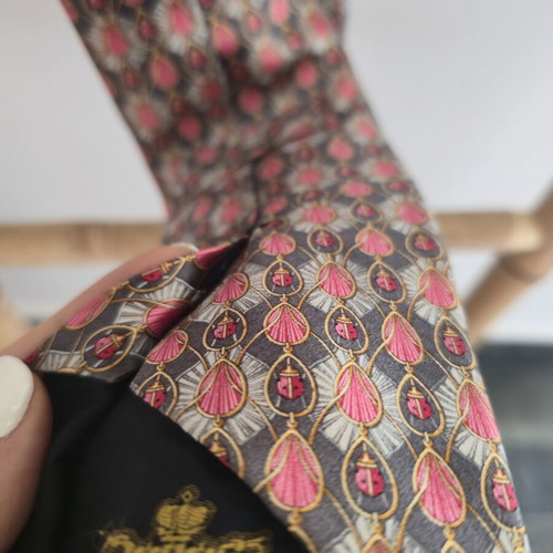 Faberge silk tie with unique pattern, like new, multicolor red