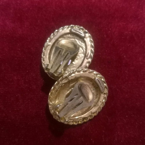Vintage clips earrings Faux bijoux with red stone and gold details used