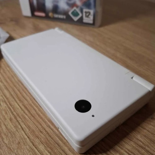 Nintendo DSi White like new with case and charger