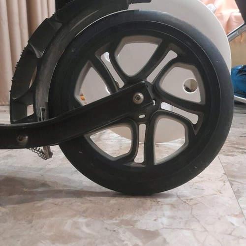 Globber scooter like new