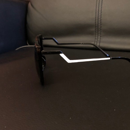 Sunglasses like new black with white arms from Mati Mati