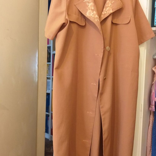 Dress short-sleeved with embroidery M/L like new, tabba color