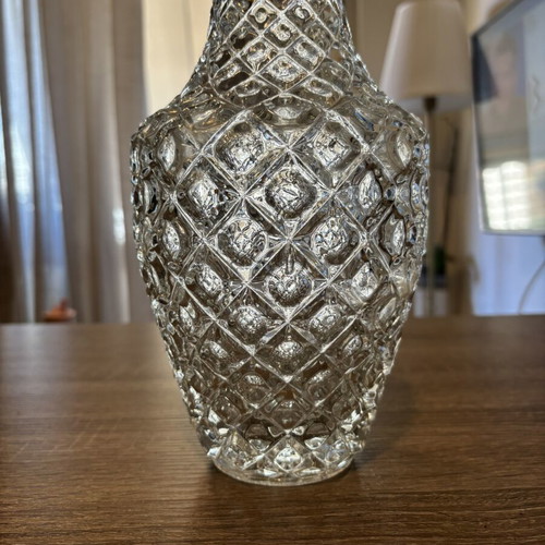 Glass vase with beautiful design like new