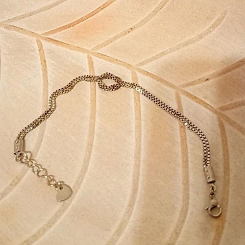Handmade steel bracelet with knot design new, silver color