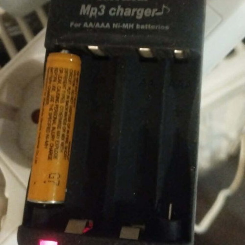 Carrefour Mp3 charger used for Ni-MH AA and AAA batteries