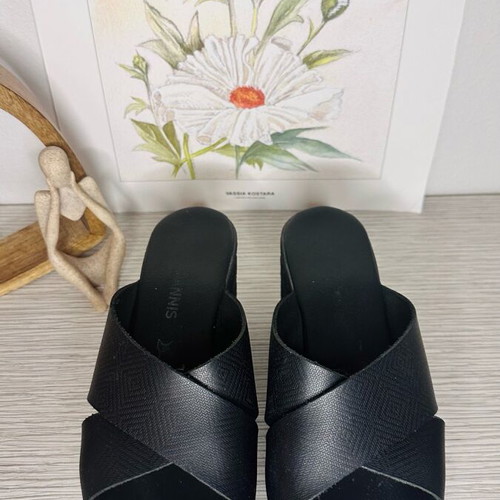 Gianna Kazakou Black Leather Cross-Over Platform Sandals like new, size 38