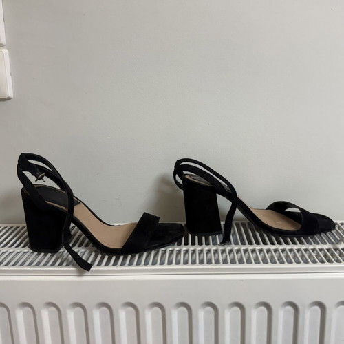 Stradivarius black suede block heeled sandals, size 37