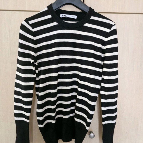 Zara pullover size medium like new, black and white striped