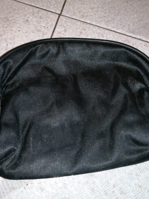Black toiletry bag like new