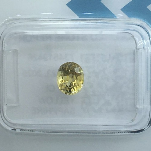 Natural Yellow Sapphire 0.87ct IGI Certified, Eye Clean, Oval Cut