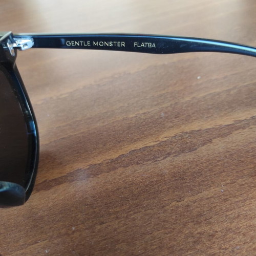 Gentle Monster My Ma 01 Sunglasses like new, black
