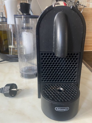Nespresso DeLonghi espresso coffee machine with milk frother