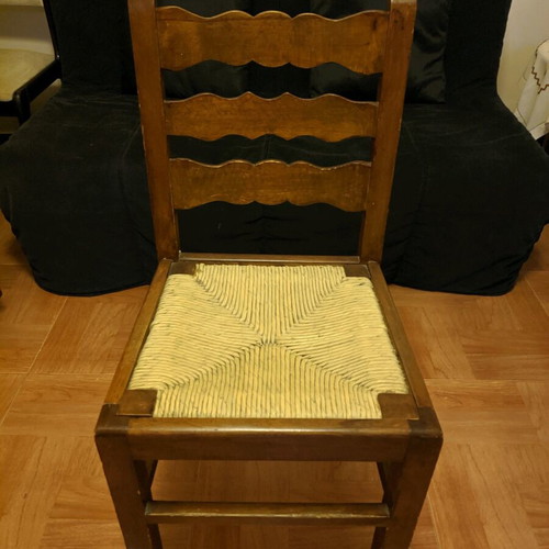 Cafe-style chair in very good condition