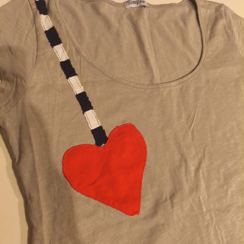 Simple women's T-shirt gray size S like new
