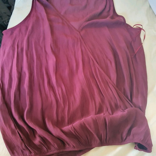 Shirt-style blouse with elastic hem like new, size L