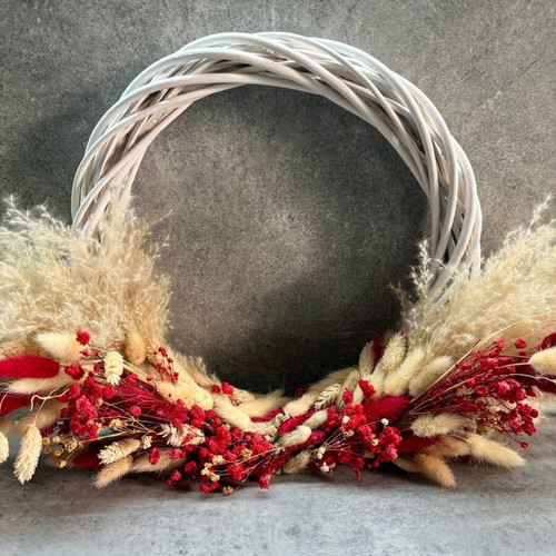 Decorative flower wreath like new with dried flowers