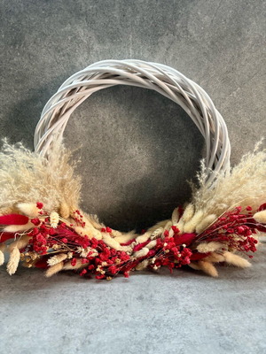 Decorative flower wreath like new with dried flowers