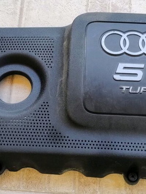 Капак за двигател Audi TT употребяван с пукнатина и счупен монтаж