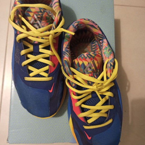 Nike Freak 4 basketball shoes used, multicolor, size 39
