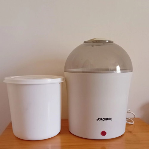Rikon 2 lt Yogurt Maker like new