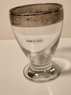 Set of 6 new Italian water glasses with rim design