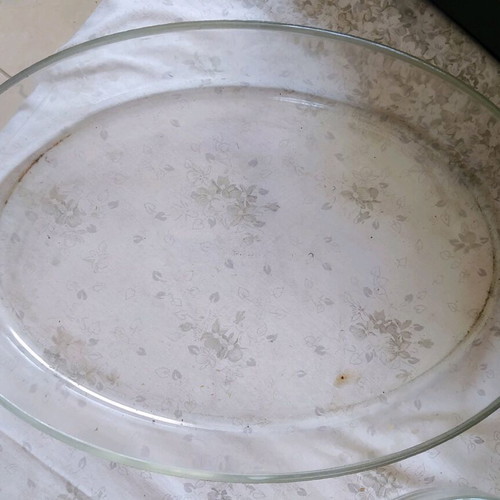 Pyrex glass bakeware like new, large and medium