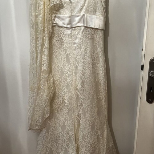 Wedding dress A-Style like new, alpha shape with lace and organza bolero ivory