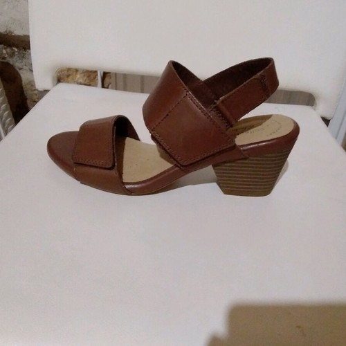 Clarks leather sandals new, adjustable size 37.5, brown