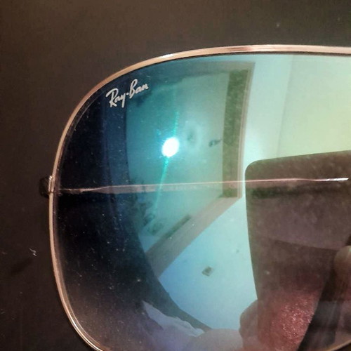 Ray Ban unisex sunglasses used with gradient mirror lens