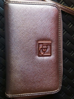 Wallet used in excellent condition